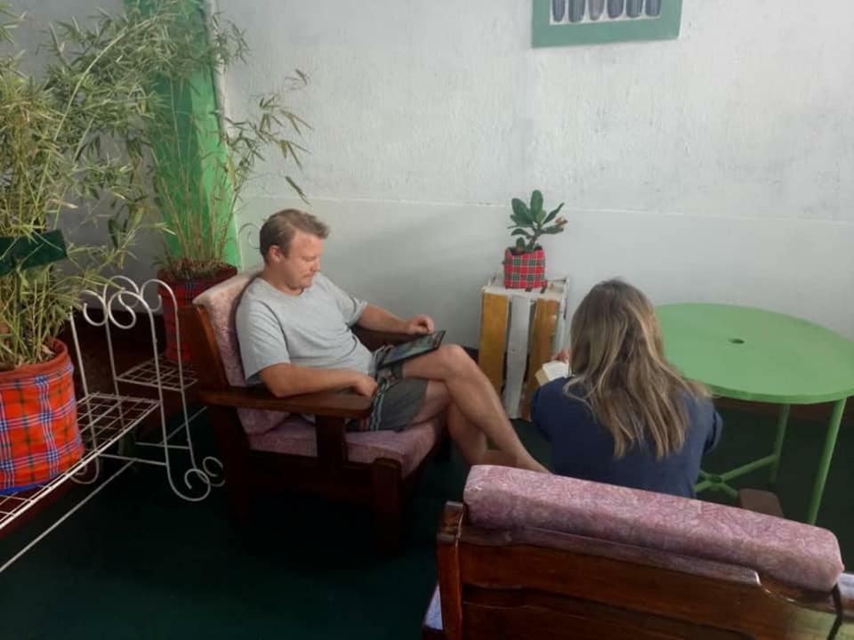 Kilimanjaro Mad Monkey'S Hotel Moshi Eksteriør billede